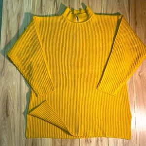 Sport Carriage Court Sweater size Medium (10-12)